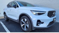 2025 Volvo XC40 B5 Plus Dark Theme