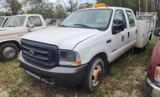 2004 Ford F-350 XL Crew Cab 2WD DRW