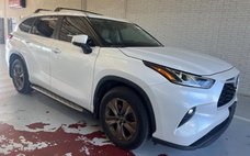 2023 Toyota Highlander Hybrid Bronze Edition