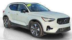 2024 Volvo XC40 B5 Plus Dark Theme