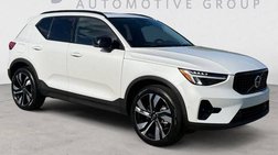2025 Volvo XC40 B5 Plus Dark Theme
