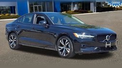 2024 Volvo S60 B5 Plus Dark Theme