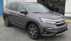 2019 Honda Pilot Touring w/Rear Captain's Chairs