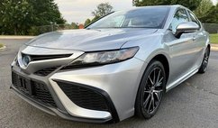 2022 Toyota Camry Hybrid SE Nightshade