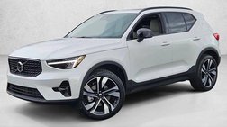 2025 Volvo XC40 B5 Plus Dark Theme
