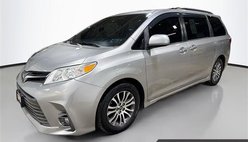 2018 Toyota Sienna XLE 8-Passenger