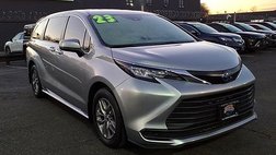 2023 Toyota Sienna LE 8-Passenger