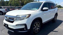 2019 Honda Pilot Touring w/Rear Captain's Chairs