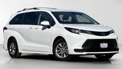 2025 Toyota Sienna LE 8-Passenger