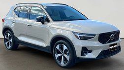 2025 Volvo XC40 B5 Plus Dark Theme