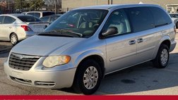 2005 Chrysler Town and Country LX