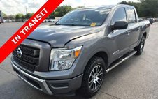2022 Nissan Titan SV