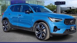 2023 Volvo XC40 B5 Plus Dark Theme
