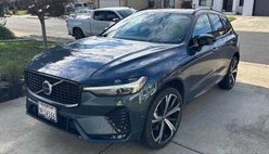 2023 Volvo XC60 B5 Ultimate Dark Theme