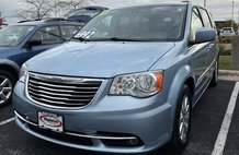 2013 Chrysler Town and Country Touring