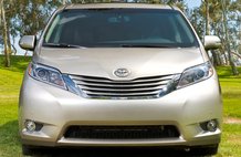 2017 Toyota Sienna XLE
