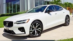 2024 Volvo S60 B5 Plus Dark Theme