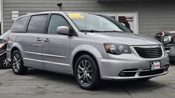 2015 Chrysler Town and Country S