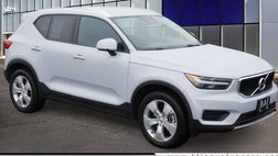 2022 Volvo XC40 T4 Momentum