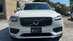 2020 Volvo XC90 T6 Momentum 6-Passenger