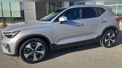 2025 Volvo XC40 B5 Plus Bright Theme