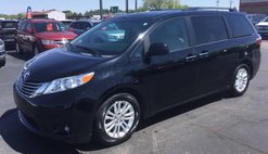 2017 Toyota Sienna XLE 7-Passenger Auto Access Se