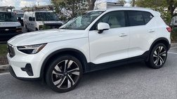 2023 Volvo XC40 B5 Plus Bright Theme