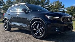 2025 Volvo XC40 B5 Core Bright Theme