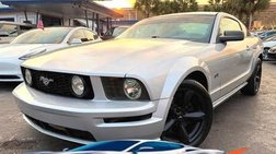 2005 Ford Mustang GT Deluxe