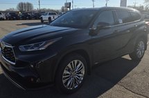 2026 Toyota Highlander Hybrid Platinum