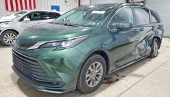 2023 Toyota Sienna LE 8-Passenger