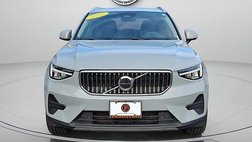 2025 Volvo XC40 B5 Plus Dark Theme