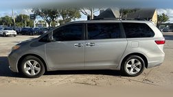 2017 Toyota Sienna LE