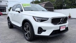 2023 Volvo XC40 B5 Plus Bright Theme