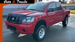 2010 Nissan Titan XE Crew Cab 4WD SWB