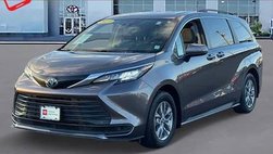 2023 Toyota Sienna LE 8-Passenger