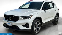 2023 Volvo XC40 B4 Ultimate Dark Theme