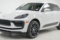 2022 Porsche Macan Base