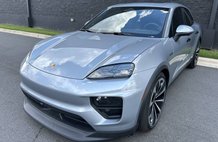 2025 Porsche Macan 4 Electric