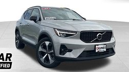 2023 Volvo XC40 B5 Plus Dark Theme