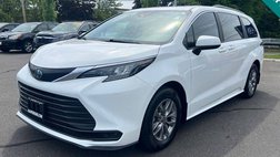 2025 Toyota Sienna LE 8-Passenger