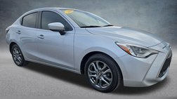 2019 Toyota Yaris XLE