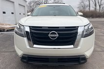 2022 Nissan Pathfinder SV