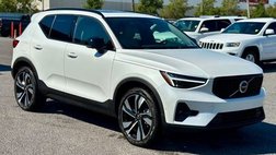 2025 Volvo XC40 B5 Ultra Dark Theme