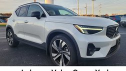 2023 Volvo XC40 B5 Plus Dark Theme