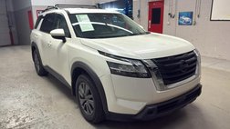 2022 Nissan Pathfinder SV