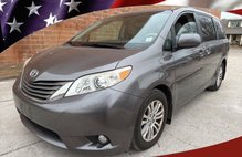 2014 Toyota Sienna XLE 7-Passenger Auto Access Seat