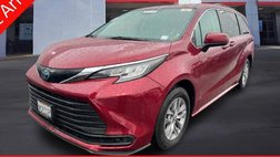2022 Toyota Sienna LE 8-Passenger