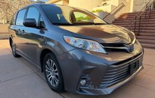 2020 Toyota Sienna XLE