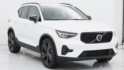 2023 Volvo XC40 B5 Ultimate Dark Theme